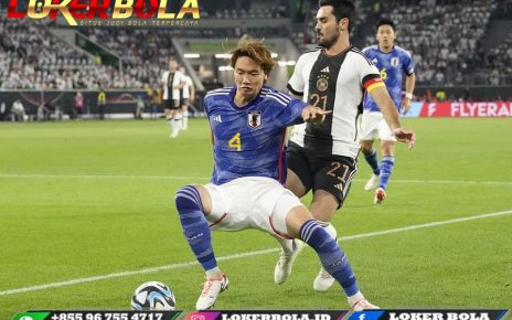 Manchester United Ramaikan Perburuan Bek Timnas Jepang Ini
